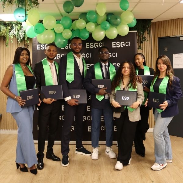 Etudiants de l'ESGCI Groupe d'étudiants diplômés